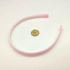 Ободок для волос пластиковый  белый 10мм с накладкой из репсовой ткани розового цвета