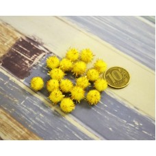 Помпоны 10 мм желтого цвета с люрексом
